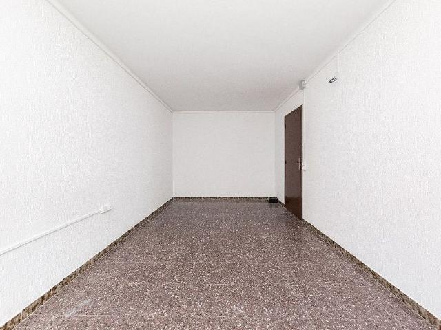 Piso en venta en calle Rellotge, Santa Coloma de Gramanet, de 79 m² 3 habitaciones por 125.000
