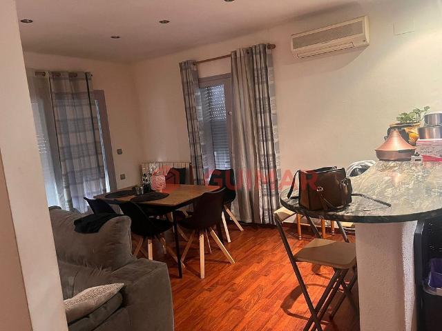 Piso en venta en calle Rodes, Figueres, de 74 m² 3 habitaciones por 90.000