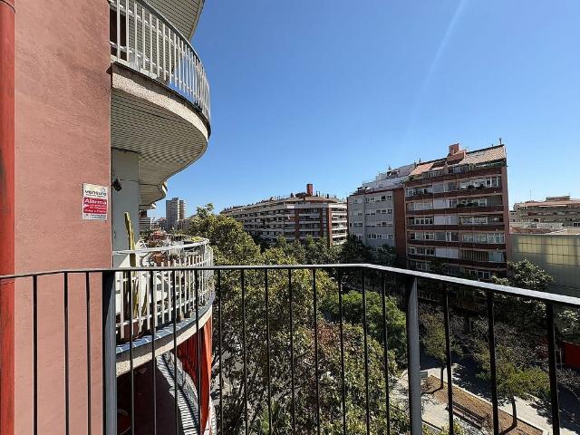Piso en venta en calle Roma, Barcelona, de 105 m² 4 habitaciones por 565.000