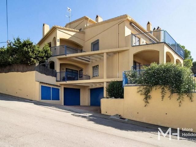 Piso en venta en calle Rossello, Llançà, de 75 m² 2 habitaciones por 315.000