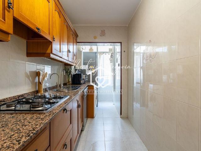 Piso en venta en calle S Bernat Calvo, Reus, de 102 m² 4 habitaciones por 199.000
