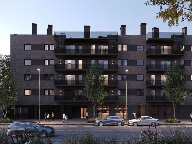 Piso en venta en calle Salvador Dalí, Cornellà de Llobregat, de 78 m² 3 habitaciones por 463.000
