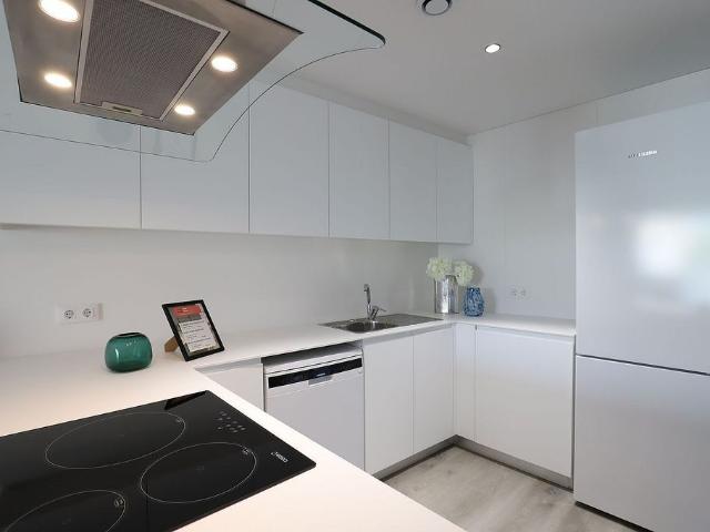 Piso en venta en calle Salvador Espriu, Santa Cristina d´Aro, de 85 m² 3 habitaciones por 299.500