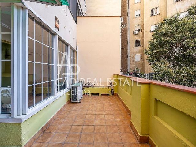 Piso en venta en calle Sant Antoni Maria Claret, Barcelona, de 94 m² 3 habitaciones por 450.000