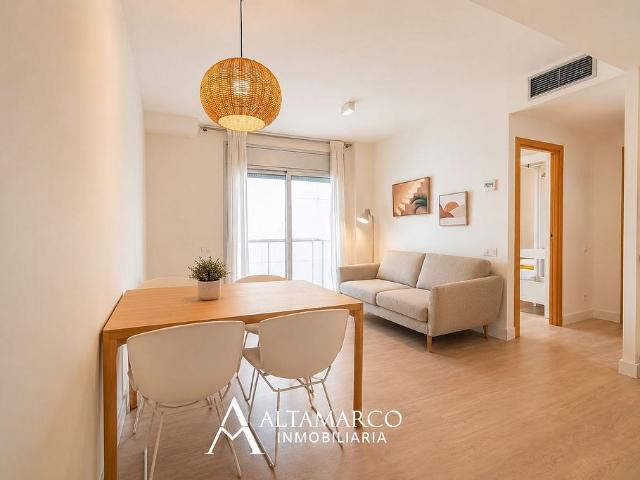 Piso en venta en calle Sant Antoni Maria Claret Padilla, Barcelona, de 72 m² 2 habitaciones por 425.000