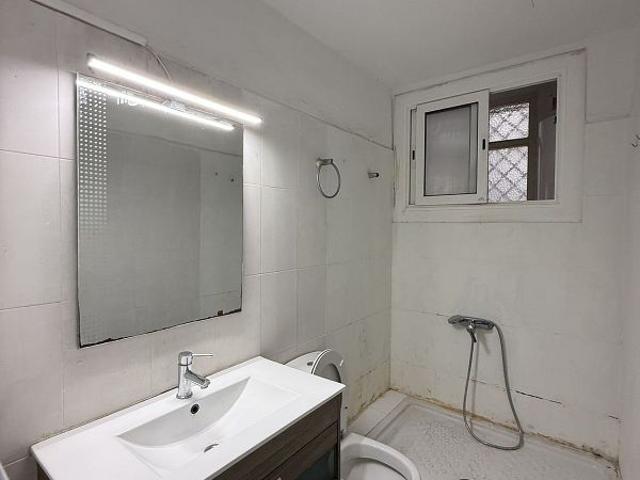 Piso en venta en calle Sant Antoni, Barcelona, de 83 m² 3 habitaciones por 425.000