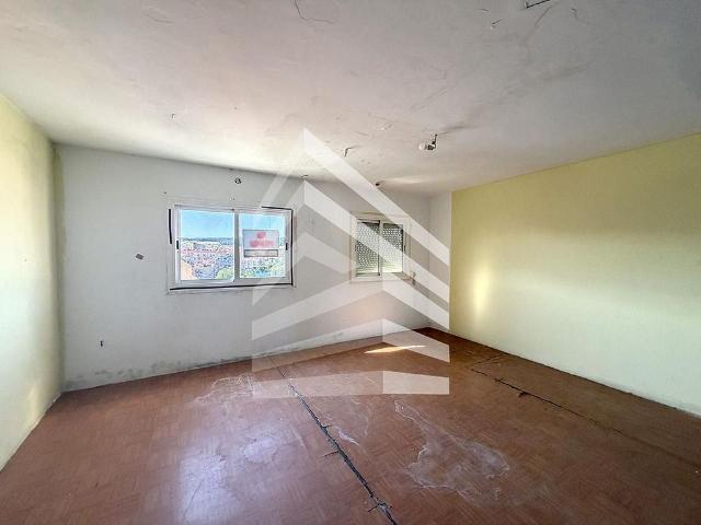Piso en venta en calle Sant Bartomeu, Santa Margarida de Montbui, de 93 m² 3 habitaciones por 59.000