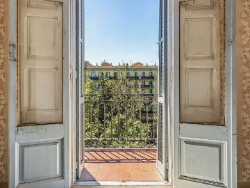 Piso en venta en calle Sant Joan, Barcelona, de 125 m² 4 habitaciones por 745.000