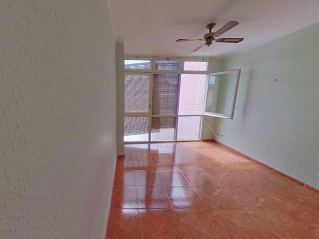 Piso en venta en calle Sant Pere, Valls, de 60 m² 3 habitaciones por 65.000
