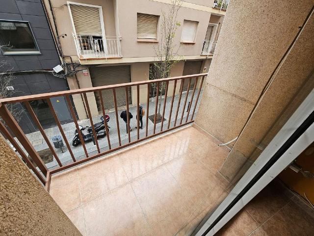 Piso en venta en calle Sant Pere de, Hospitalet de Llobregat, L´, de 52 m² 2 habitaciones por 200.000