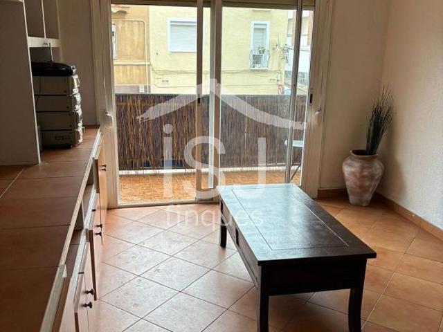 Piso en venta en calle Sant Pere de Romaní, Molins de Rei, de 65 m² 3 habitaciones por 220.000