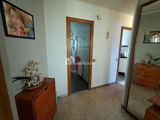 Piso en venta en calle Santa Cecília, Terrassa, de 72 m² 3 habitaciones por 134.000