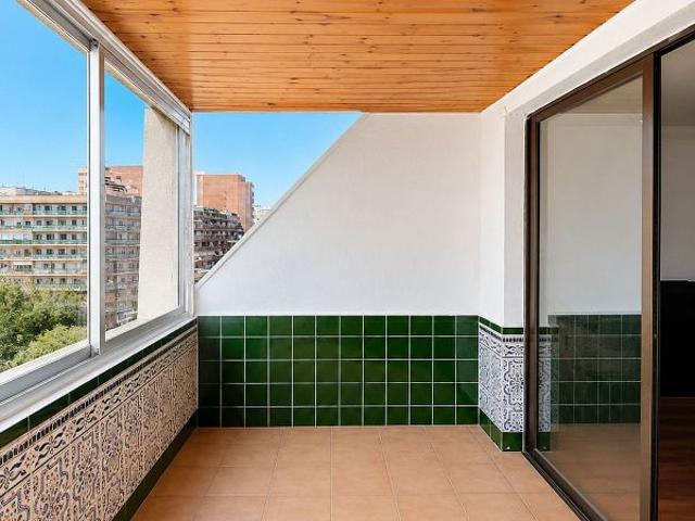Piso en venta en calle Santa Eulalia de, Hospitalet de Llobregat, L´, de 83 m² 3 habitaciones por 385.000