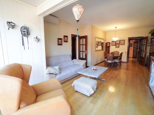 Piso en venta en calle Santa Eulàlia, Hospitalet de Llobregat, L´, de 107 m² 4 habitaciones por 559.000