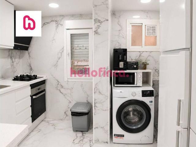 Piso en venta en calle Santa Joana Lestonnac, Badalona, de 59 m² 3 habitaciones por 120.000