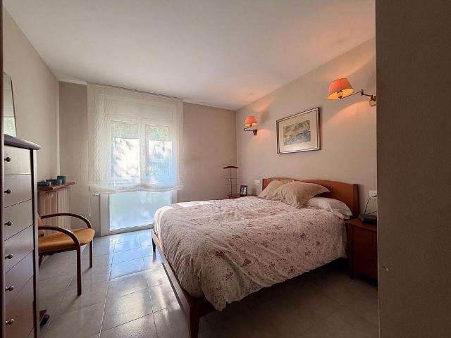 Piso en venta en calle Santander, Girona, de 109 m² 4 habitaciones por 310.000