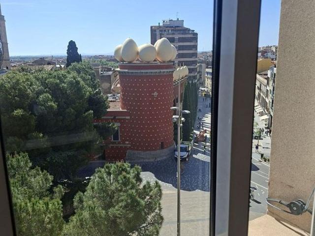 Piso en venta en calle Sants Celi i Rústic, Figueres, de 72 m² 3 habitaciones por 189.000
