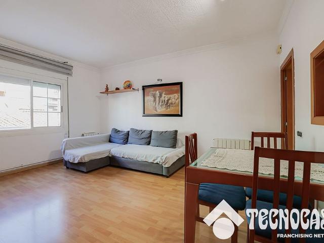 Piso en venta en calle Sardana, Badalona, de 75 m² 2 habitaciones por 260.000