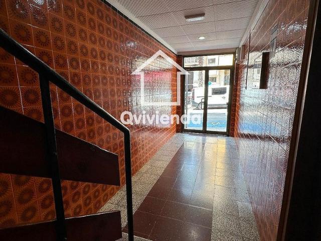 Piso en venta en calle Sarrià de Ter, Ripollet, de 85 m² 3 habitaciones por 100.000