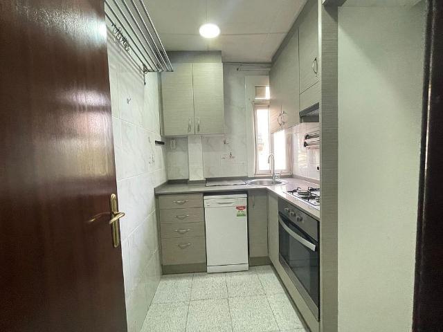 Piso en venta en calle Selva de Mar, Barcelona, de 66 m² 3 habitaciones por 299.000