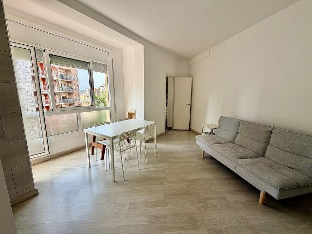 Piso en venta en calle Sibelius, Barcelona, de 45 m² 1 habitación por 212.000