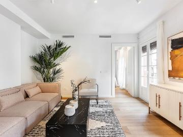 Piso en venta en calle Tallers, Barcelona, de 108 m² 3 habitaciones por 659.000