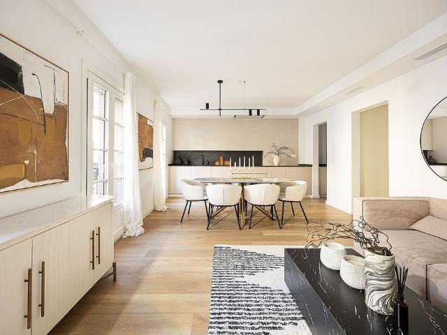 Piso en venta en calle Tallers, Barcelona, de 108 m² 3 habitaciones por 590.000