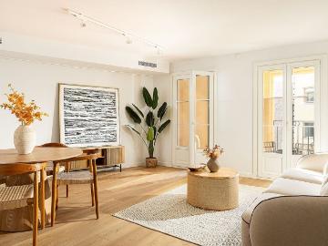 Piso en venta en calle Tallers, Barcelona, de 120 m² 3 habitaciones por 719.000