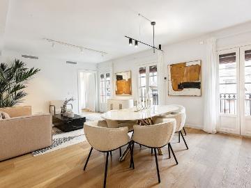 Piso en venta en calle Tallers, Barcelona, de 120 m² 3 habitaciones por 635.000