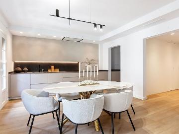 Piso en venta en calle Tallers, Barcelona, de 120 m² 3 habitaciones por 709.000