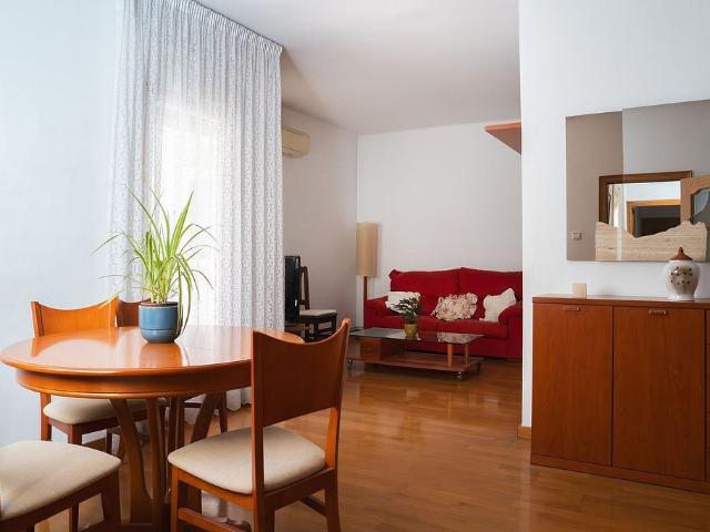Piso en venta en calle Telegraf, Barcelona, de 72 m² 3 habitaciones por 350.000