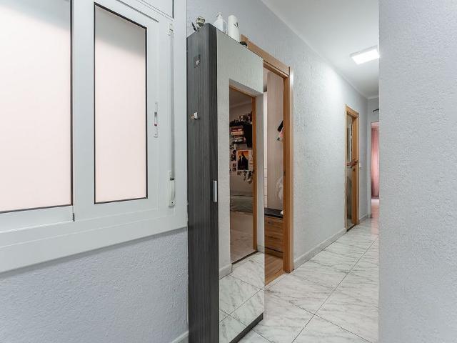 Piso en venta en calle Terol, Mollet del Vallès, de 62 m² 3 habitaciones por 189.000