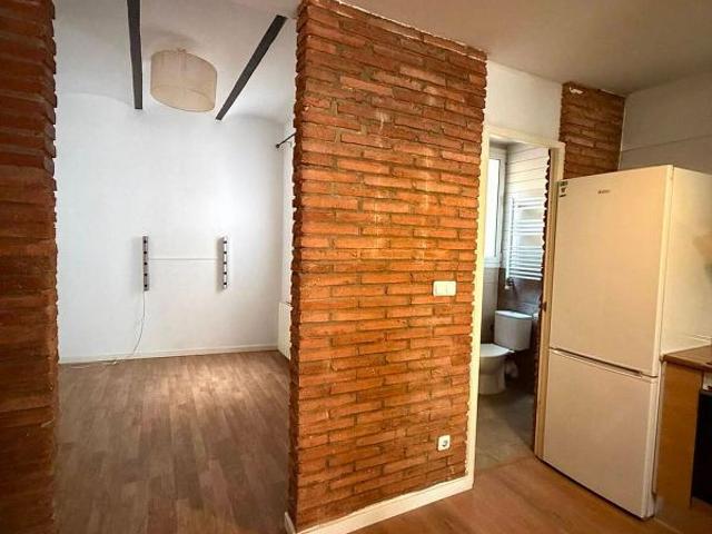 Piso en venta en calle Torns, Barcelona, de 34 m² 2 habitaciones por 209.000