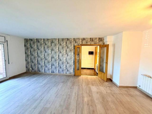 Piso en venta en calle Torelló, Vic, de 78 m² 3 habitaciones por 237.000