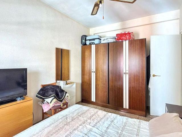 Piso en venta en calle Torras I Bages, Barcelona, de 55 m² 2 habitaciones por 260.000