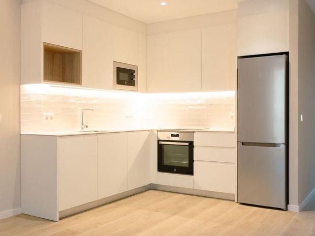 Piso en venta en calle Torre D´En Damians, Barcelona, de 70 m² 2 habitaciones por 522.500