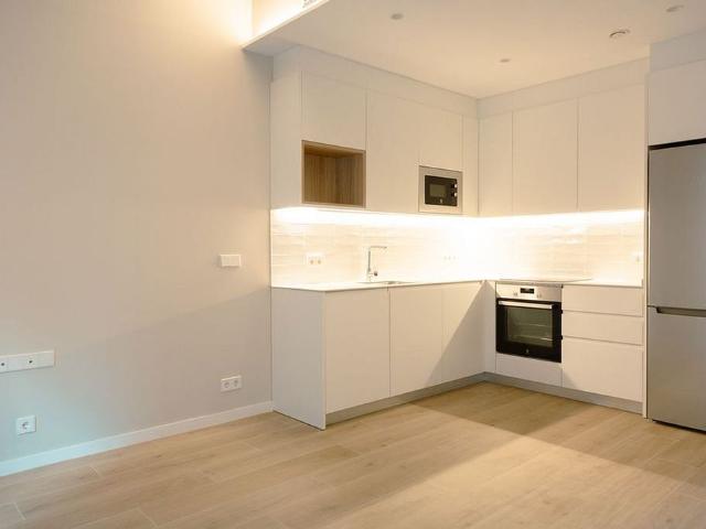 Piso en venta en calle Torre D´En Damians, Barcelona, de 70 m² 2 habitaciones por 537.500