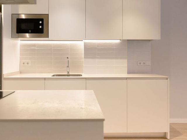 Piso en venta en calle Torre D´En Damians, Barcelona, de 97 m² 1 habitación por 581.500