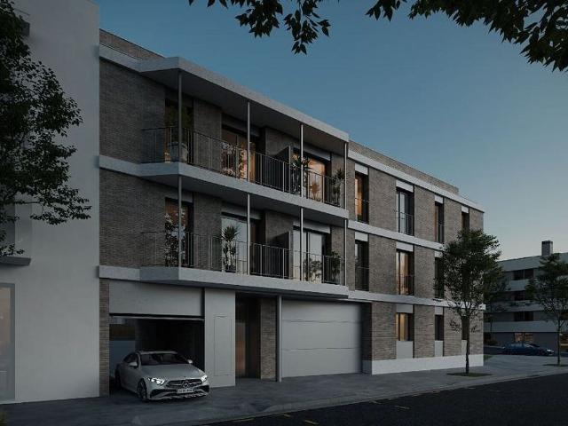 Piso en venta en calle Victor Catalá, Palau solità i Plegamans, de 126 m² 2 habitaciones por 385.000