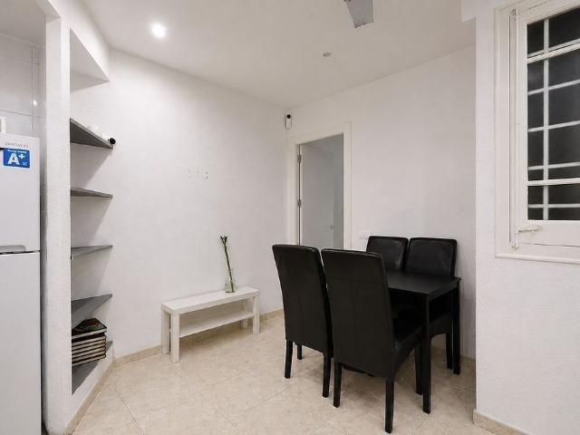 Piso en venta en calle Valencia, Barcelona, de 44 m² 2 habitaciones por 239.900