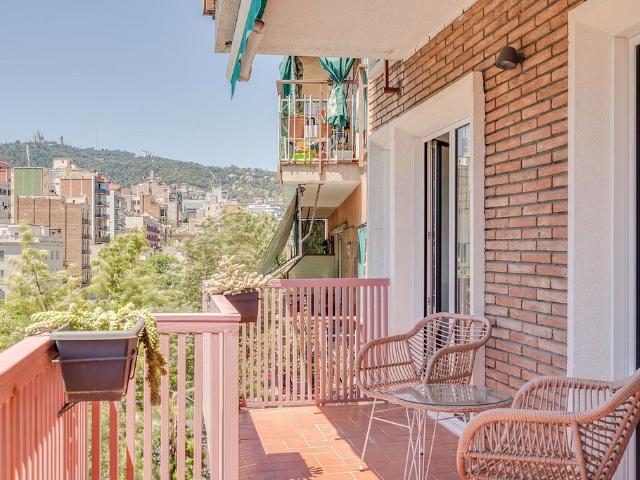 Piso en venta en calle Vallcarca, Barcelona, de 88 m² 1 habitación por 550.000