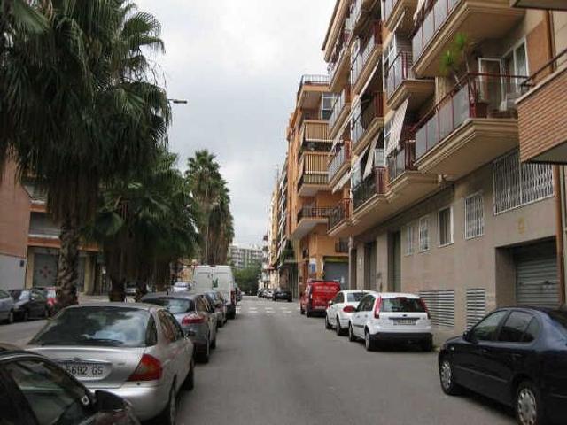 Piso en venta en calle Verge de Montserrat, Ripollet, de 56 m² 2 habitaciones por 145.200