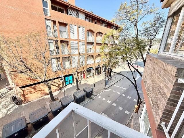 Piso en venta en calle Verge Dels Dolors, Sant Just Desvern, de 90 m² 4 habitaciones por 499.000