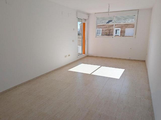 Piso en venta en calle Vicent Aubà, Ulldecona, de 97 m² 3 habitaciones por 110.000