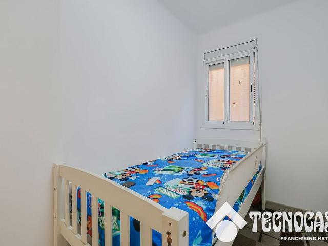 Piso en venta en calle Viladecans de, Sant Boi de Llobregat, de 60 m² 2 habitaciones por 200.000