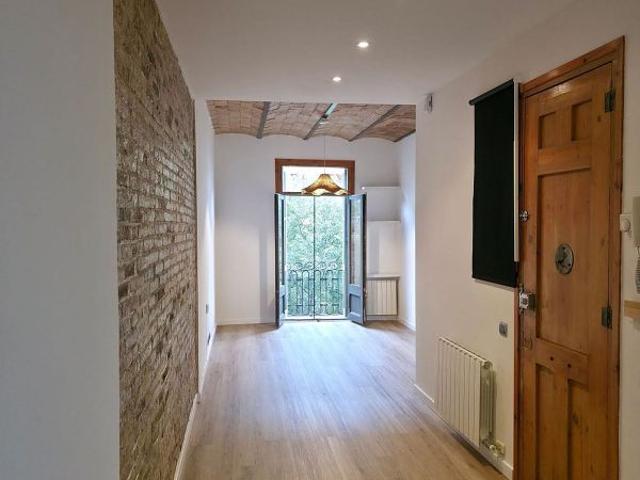 Piso en venta en calle Viladomat, Barcelona, de 78 m² 2 habitaciones por 419.000