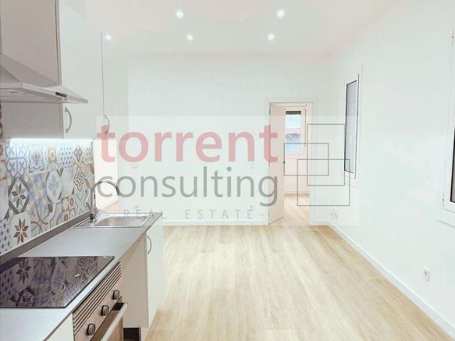 Piso en venta en calle Villar, Barcelona, de 45 m² 2 habitaciones por 360.000