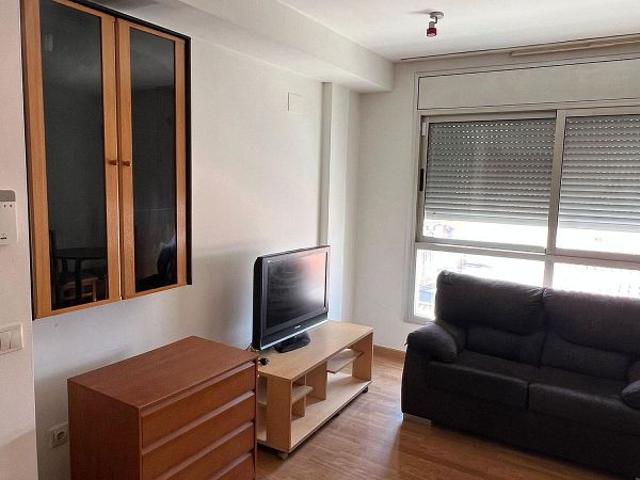 Piso en venta en calle Vint, Tarragona, de 38 m² 1 habitación por 90.000
