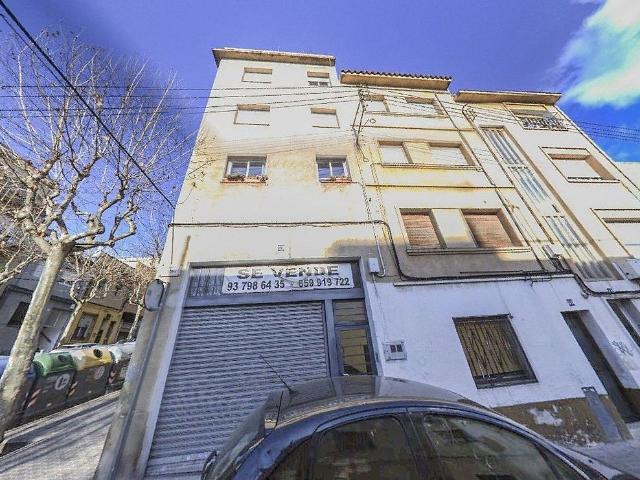 Piso en venta en calle Vitòria, Mataró, de 134 m² 1 habitación por 82.000