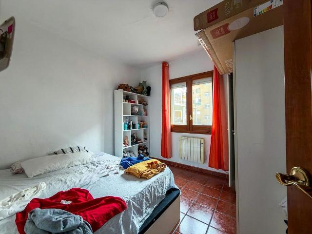 Piso en venta en calle Viver, Montcada i Reixac, de 47 m² 2 habitaciones por 95.000